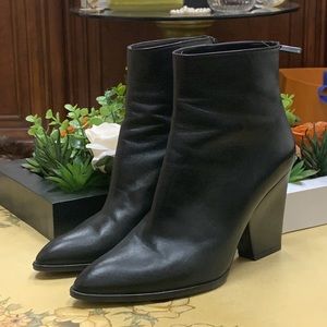 STUART WEITZMAN BLACK LEATHER HEELED ANKLE BOOTS SIZE 8 M, HEEL HEIGHT 3.75”